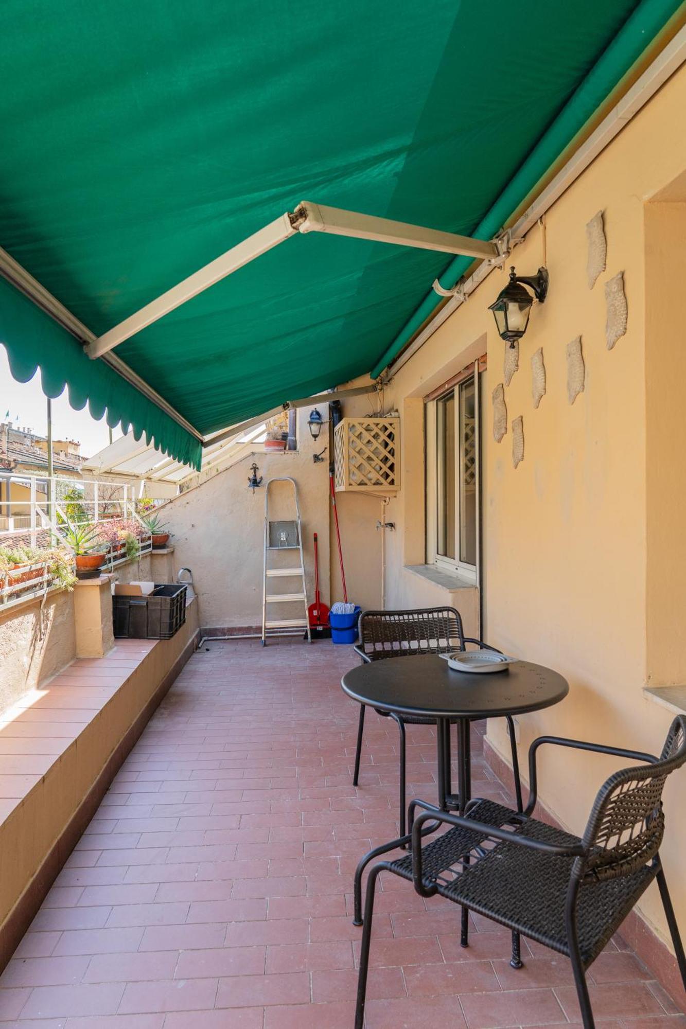 Friendly & Small 1-Br Apt With Beautiful Terrace Φλωρεντία Εξωτερικό φωτογραφία